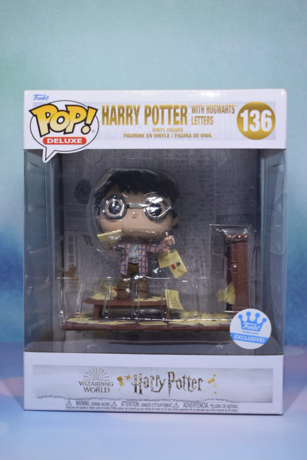 Funko POP! Deluxe Harry Potter - Harry Potter with Hogwarts Letters